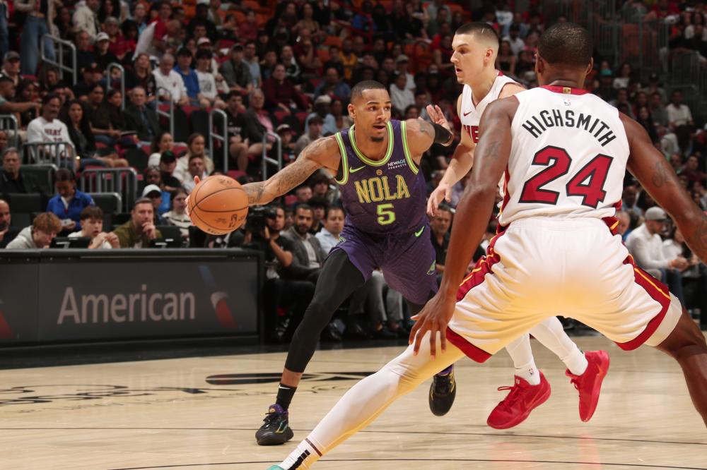 成了鲜明对 成了鲜明对