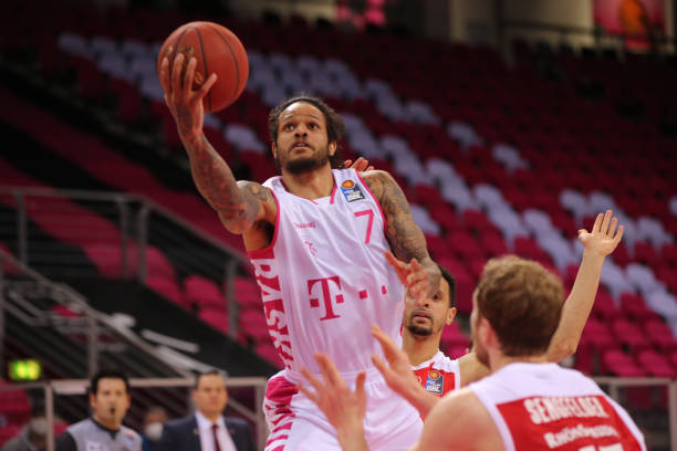 骑士队则在 骑士队则在